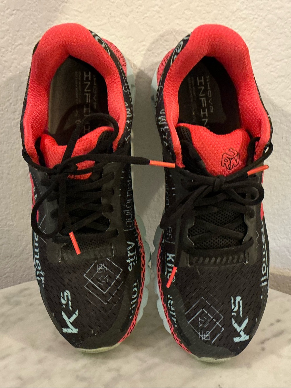 Under Armour Men HOVR SPECIAL EDITION Sneakers BUILT IN BLUETOOTH TRANSMITTER